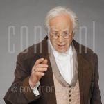 23-03-2004 Schudden tot het sneeuwt, Bram van der Vlugt alias Moto Rolie, at studio in Amsterdam.

[keywords]Posed, Half Length, Eyecontact[/keywords]